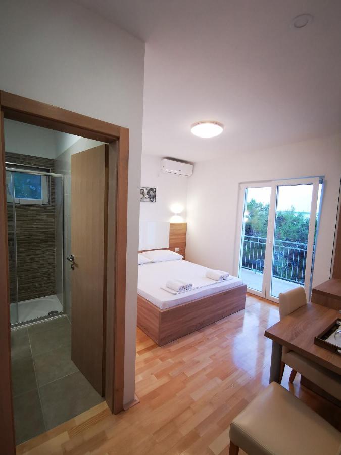 Apartments And Rooms Kod Mate Tribanj-Kruscica Esterno foto