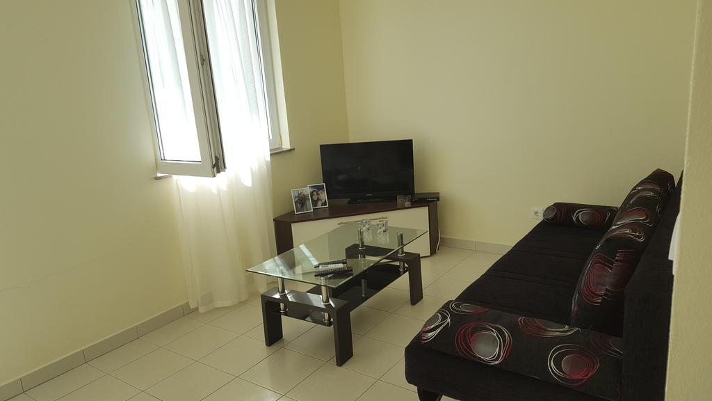 Apartments And Rooms Kod Mate Tribanj-Kruscica Esterno foto