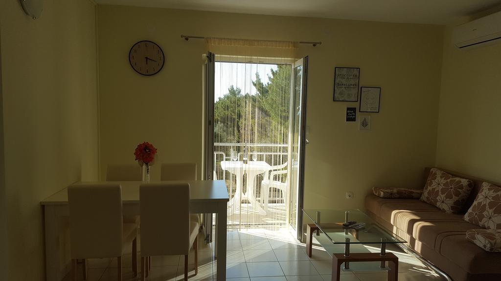 Apartments And Rooms Kod Mate Tribanj-Kruscica Esterno foto